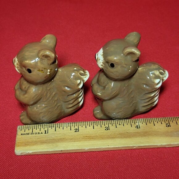 Vintage Squirrel Ceramic Glazed Salt and Pepper Shakers Set of 2 - Picture 7 of 10